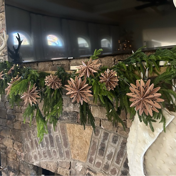 New Creative Co-op snowflake garland Kraft paper - Picture 1 of 4